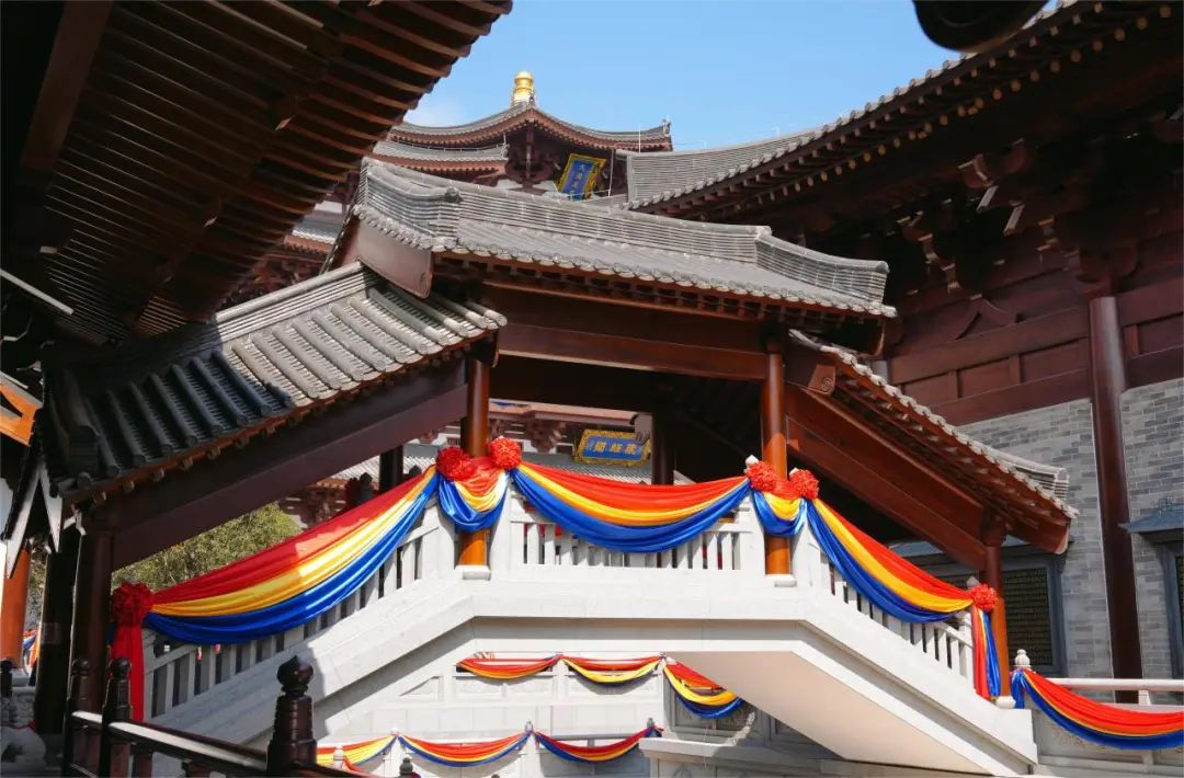 Baihua Ancient Temple 